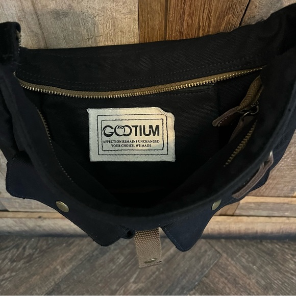 Canvas Messenger Bag - Picture 6 of 8